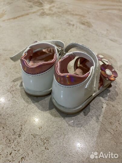 Босоножки для девочки