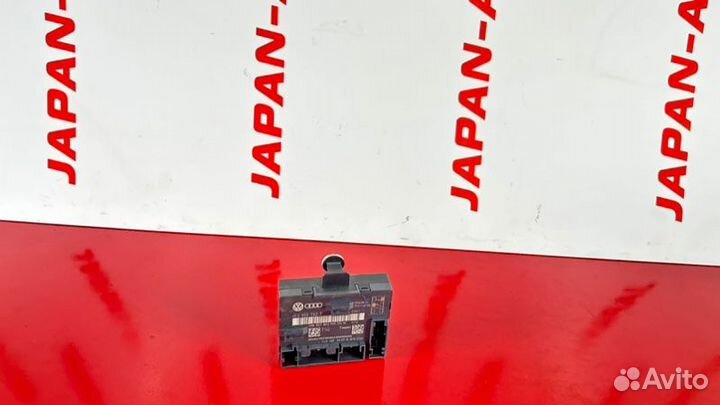 Блок комфорта передний левый Audi A6 C6 2.8 ccea