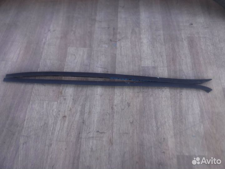 Молдинг ветрового стекла лев / прав Passat B6 2007