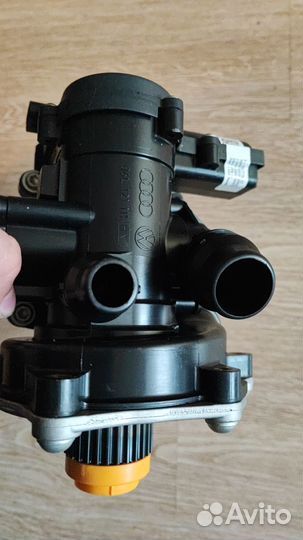 Водяной насос, помпа 06L121111H