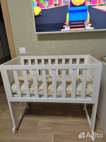 Детская кроватка для новорождённых