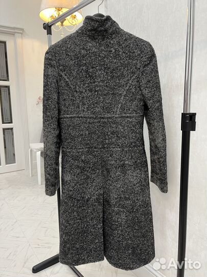 Продам пальто демисезонное шерстяное ELis