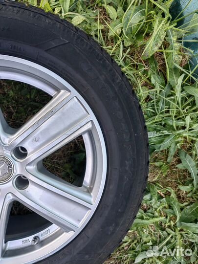 Goodyear UltraGrip Ice WRT 235/60 R17 102S