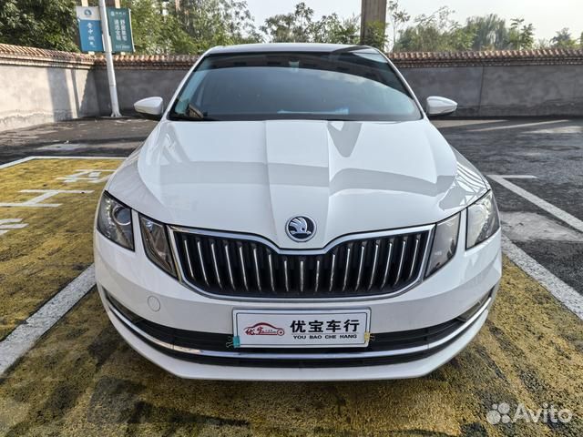 Skoda Octavia 1.5 AT, 2021, 33 000 км