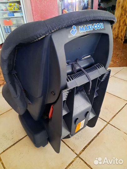 Детское автомобильное кресло maxi-cosi