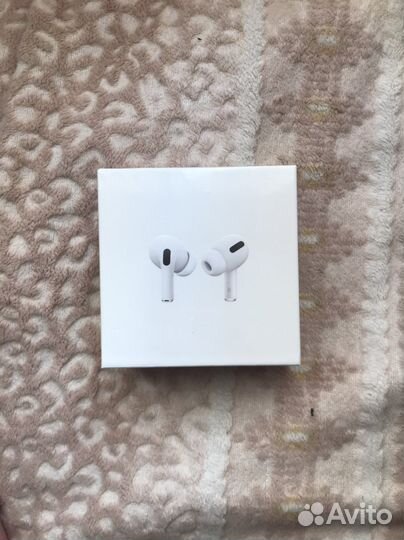 Продам Battery Pack и наушники airPods pro