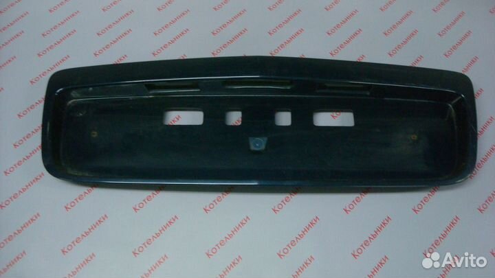 Nissan 84810-AU300 накладка крышки багажника