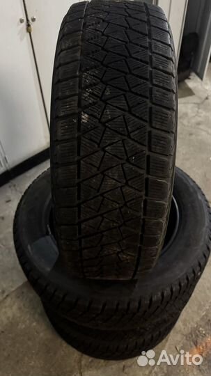 Bridgestone Blizzak DM-V2 225/60 R18