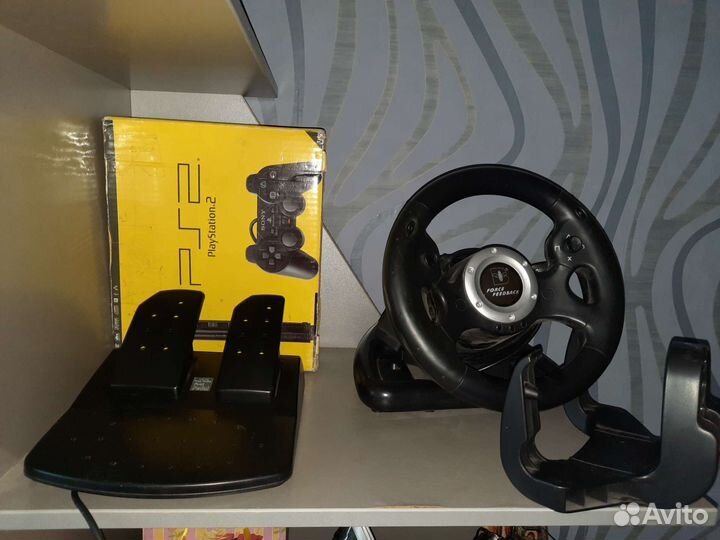 Игровой руль с педалями