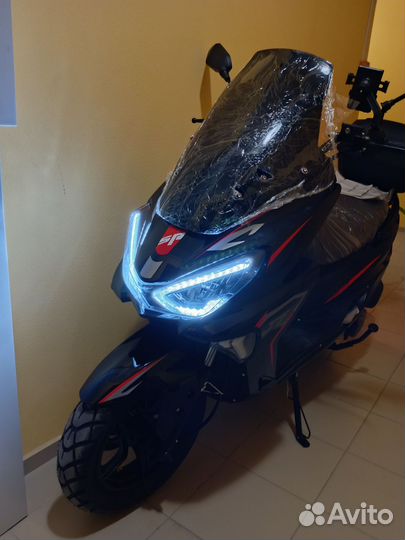 Скутер Maxi sport