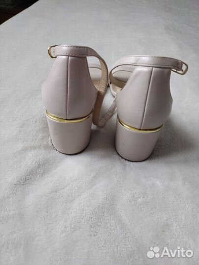 Босоножки размер 38