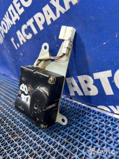 Моторчик заслонок отопителя Hyundai Sonata 4 седан