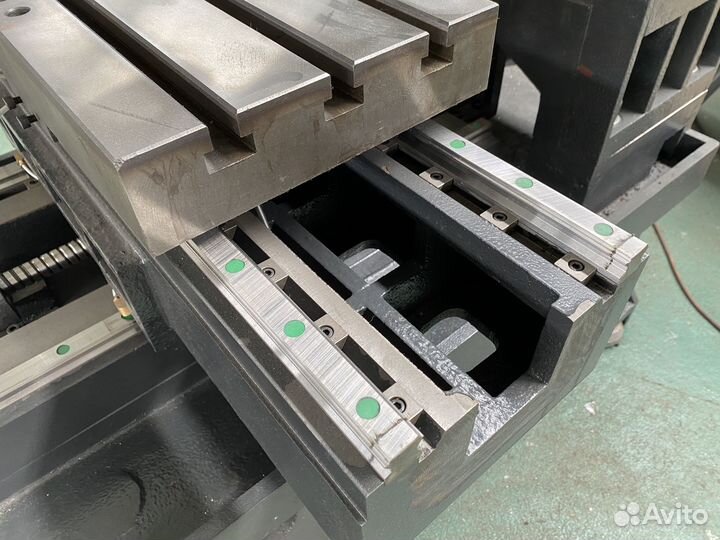 Вертикальный фрезерный обрабатывающий центр с чпу