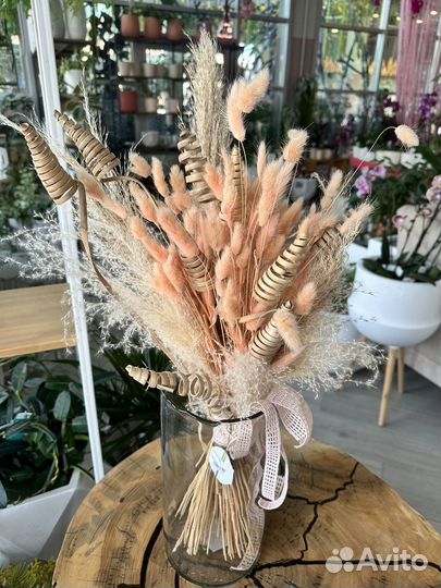 Композиция из сухоцветов