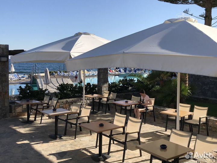 Уличный зонт для кафе 4 х 4 на боковой опоре
