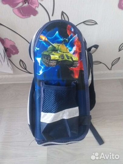 Два рюкзака +школьные принадлежности