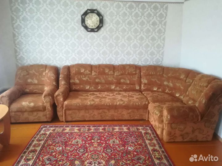 Угловой диван +кресло бу