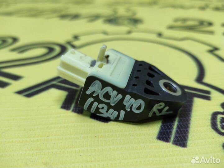 Датчик Airbag задний левый Toyota Camry ACV40