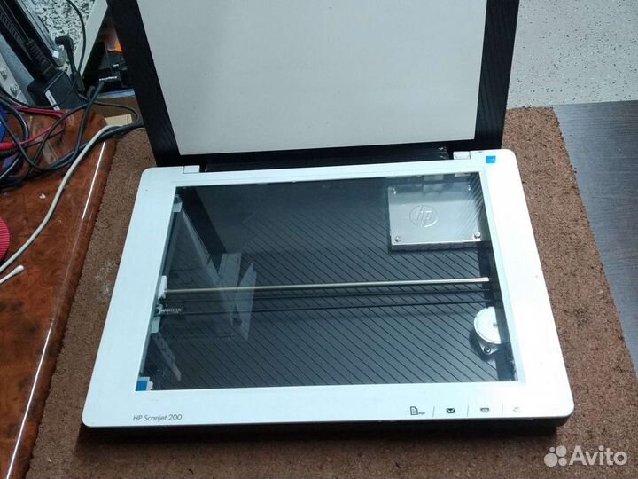 Сканер HP Scanjet 200