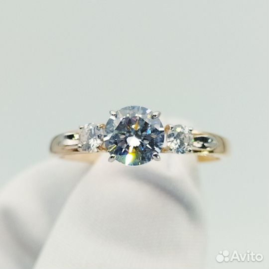 Золотое кольцо с фианитом 18р