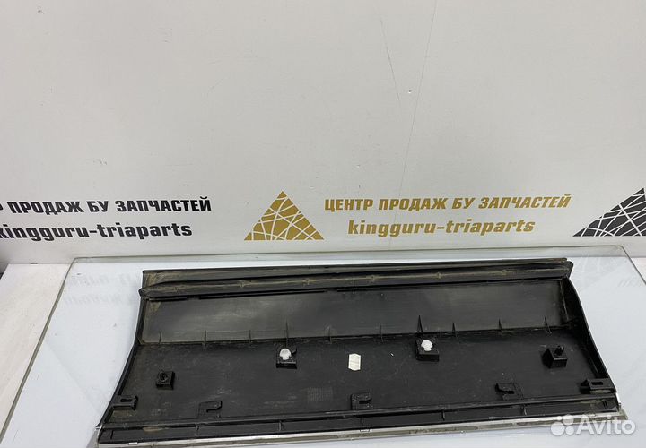 Молдинг двери задний правый Volkswagen Tiguan 2 2016 OEM 5NA854950N