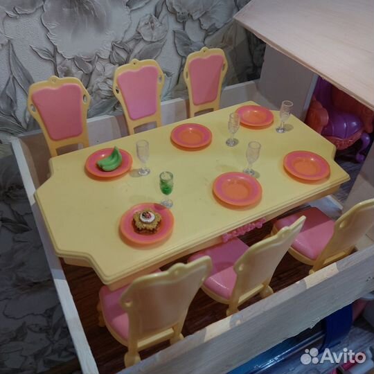 Домик кукольный