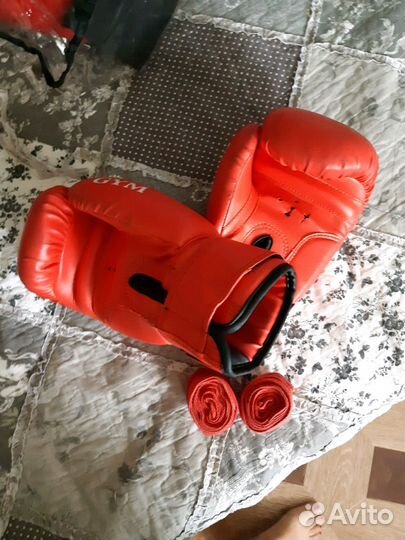 Перчатки, Шлем