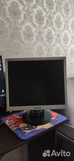 Монитор samsung (17 дюймов)
