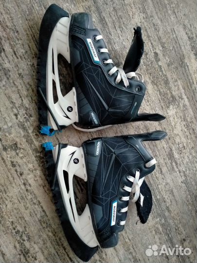 Коньки хоккейные 36