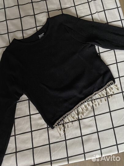 Черный топ с длинным рукавом