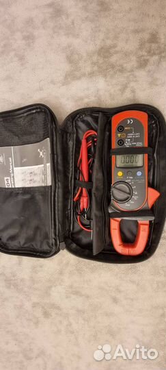 UNI-T UT204 — клещи токоизмерительные цифровые