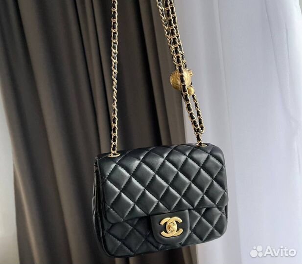 Сумка женская chanel с золотым шаром