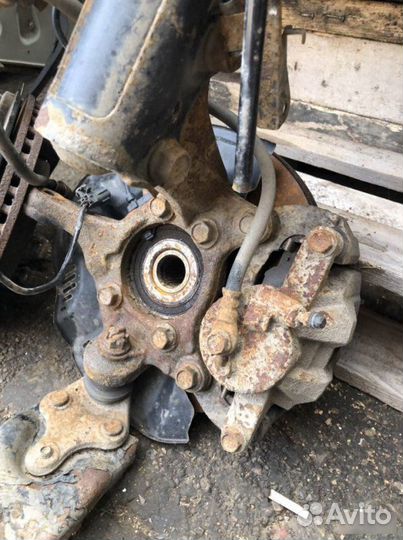 Поворотный кулак Toyota Corolla X