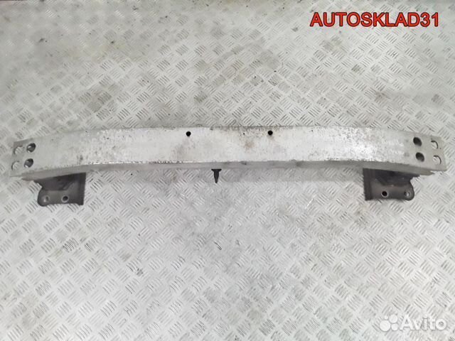 Усилитель переднего бампера Toyota Corolla Verso