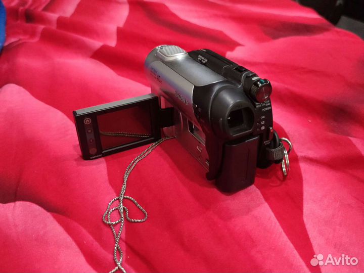 Видеокамера Sony DCR-DVD 106
