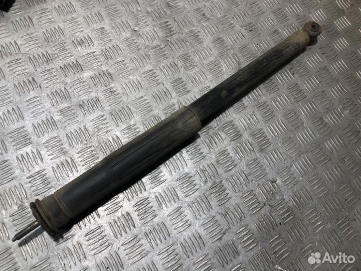 Амортизатор задний правый Toyota Yaris 2005 2011