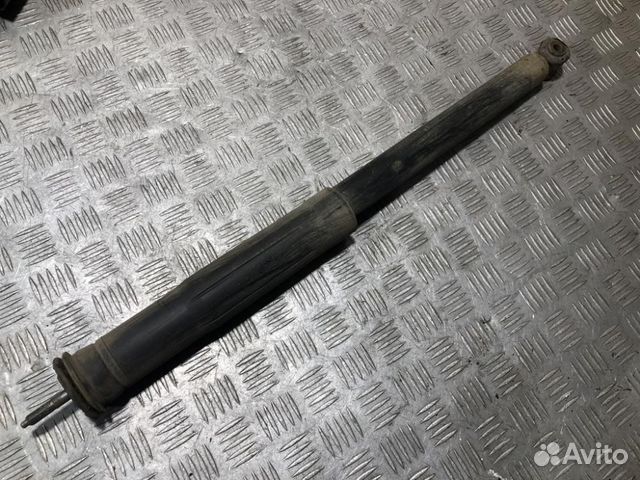 Амортизатор задний правый Toyota Yaris 2005 2011