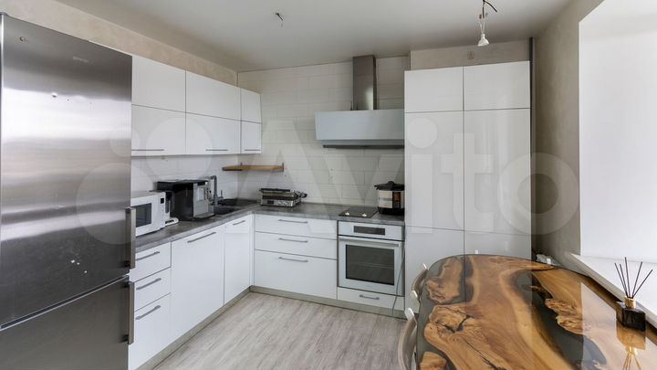 3-к. квартира, 74 м², 9/9 эт.