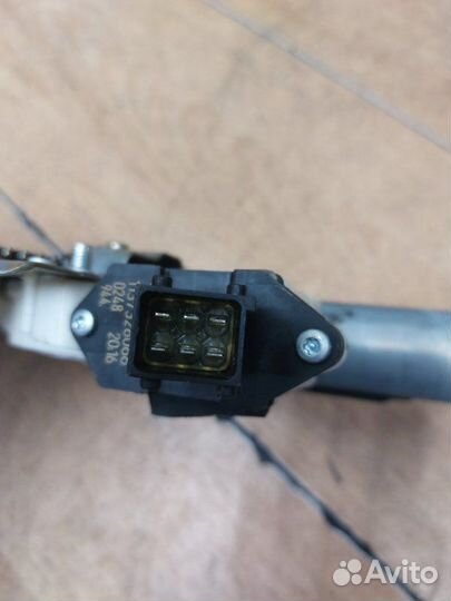 Стеклоподъемник передний правый Opel Vectra C