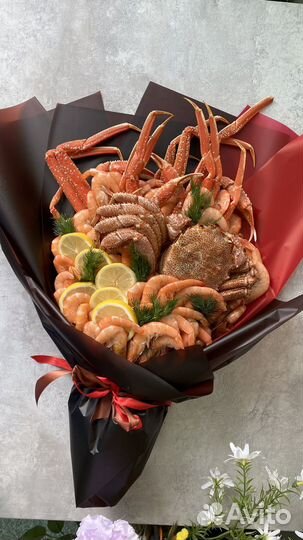 Букет с крабами, креветками