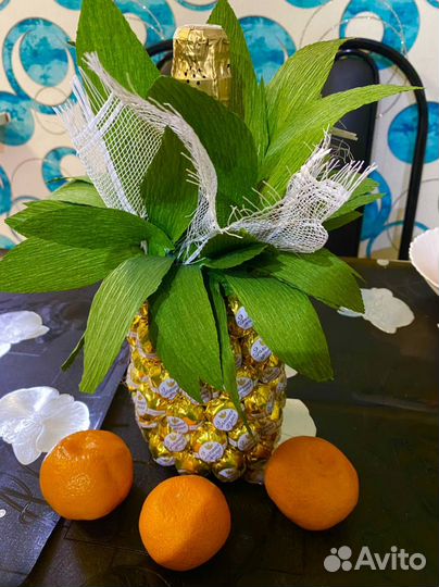 Ананас из конфет