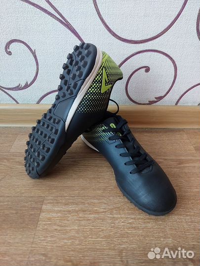 Футбольная форма, сороконожки