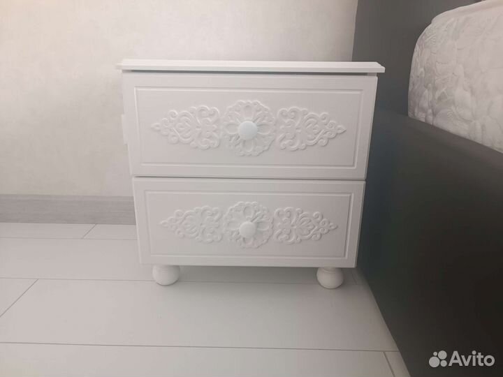 Прикроватные тумбочки 2 шт