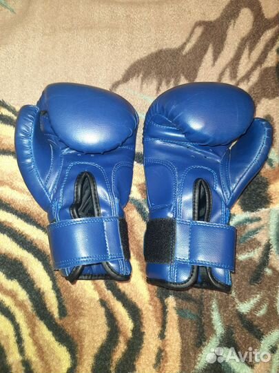 Боксерские перчатки 10 oz Demix