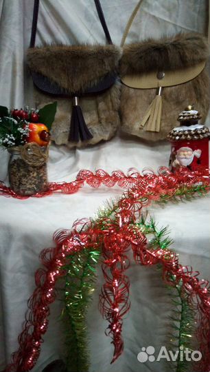 Оригинальные меховые изделия - варежки, сумочки др