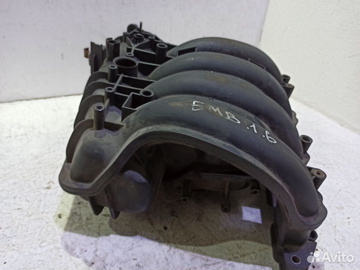 Впускной коллектор 11617560235