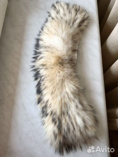 Воротник из меха енота