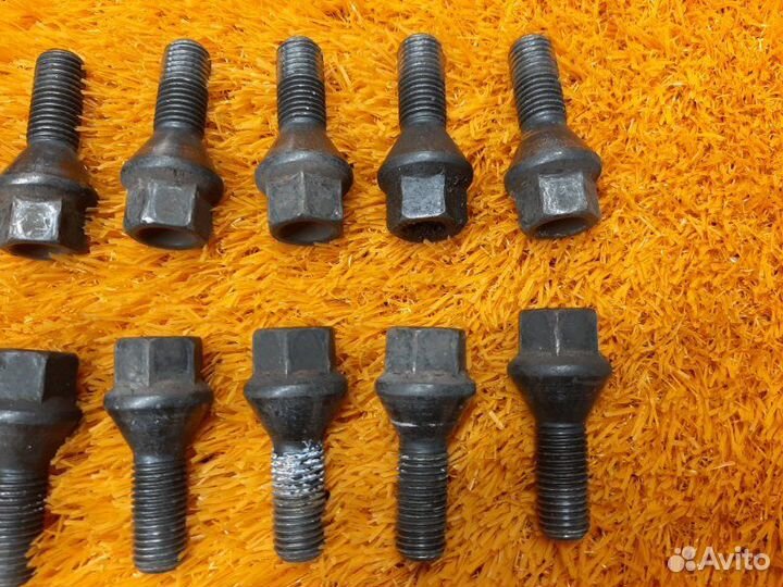 Болт колесный Bmw 5-Series E39 M54B25 (256S5)