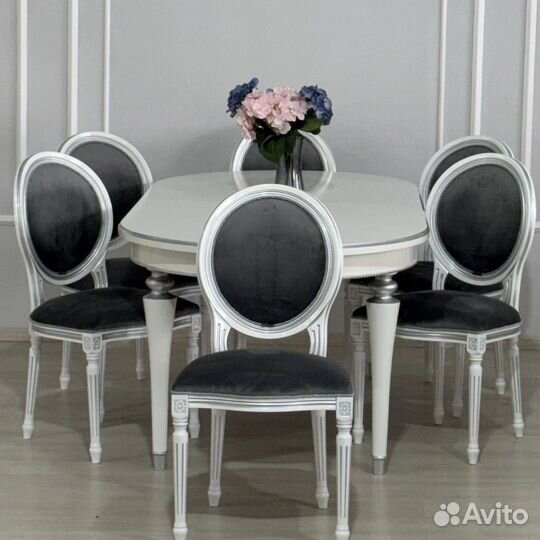 Кухонный стол и стулья комплект