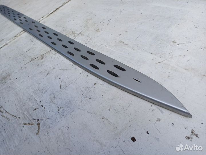 Накладка правой подножки